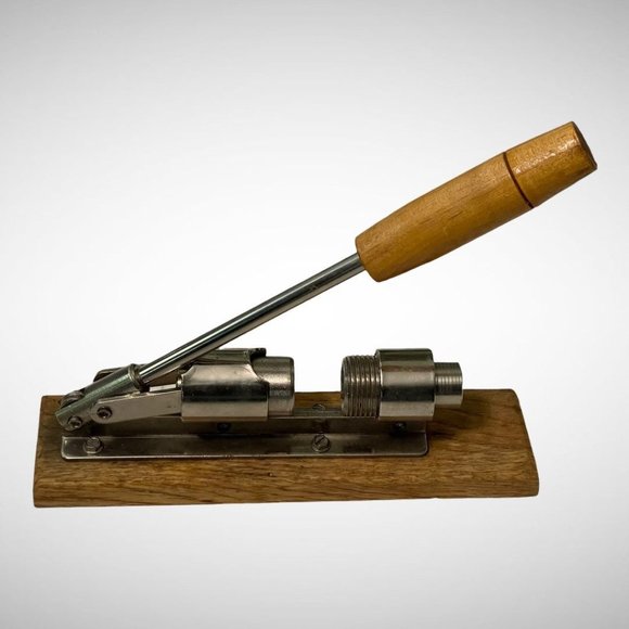 Duke 0100 Pecan Nut Cracker - Picture 3 of 8